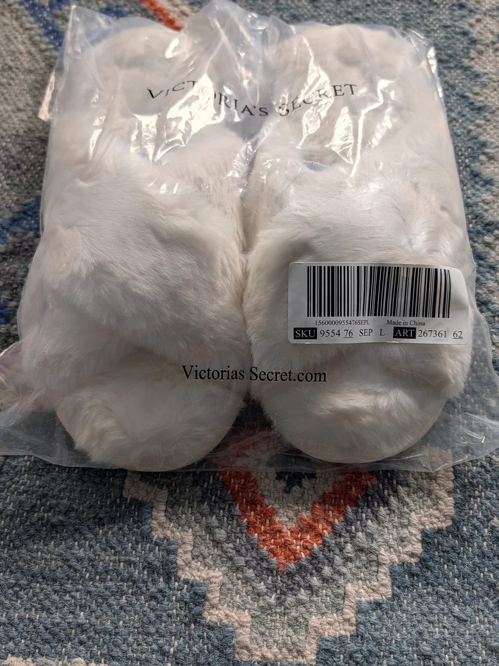 Victoria's Secret White Faux Fur Slide Slippers - Picture 2 of 4